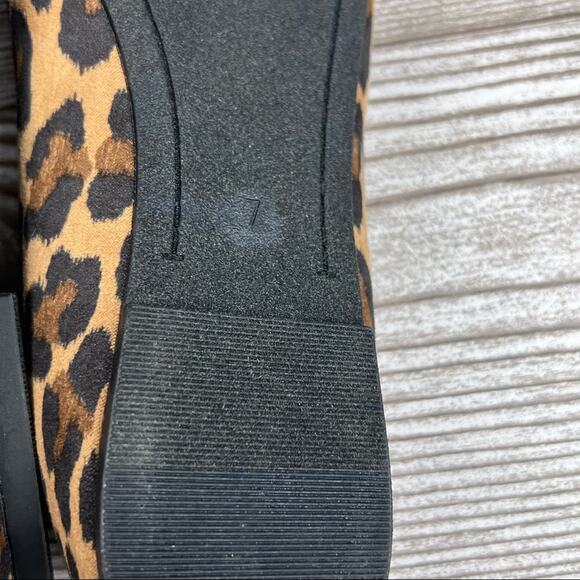 Old Navy Navy Pointy Faux- Suede Animal Print Flats Sz 7 - Picture 3 of 12